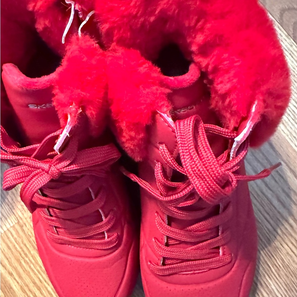 Like NEW: Skechers Women's Red Bootie Sneakers, size 9 (fits 8 too) - Picture 4 of 9